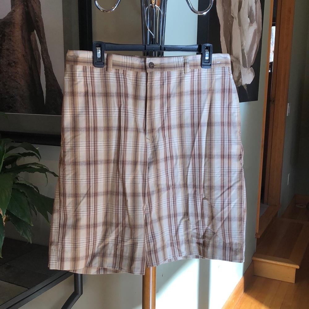 Men’s Trader Bay plaid shorts